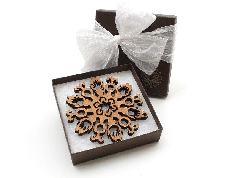 Timber Green Woods - Detailed Snowflake Ornament Gift Box