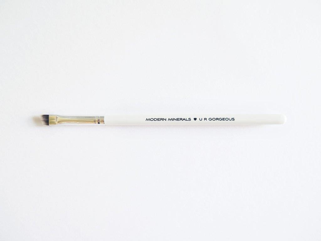 Modern Minerals -Super Soft  Angle Brush