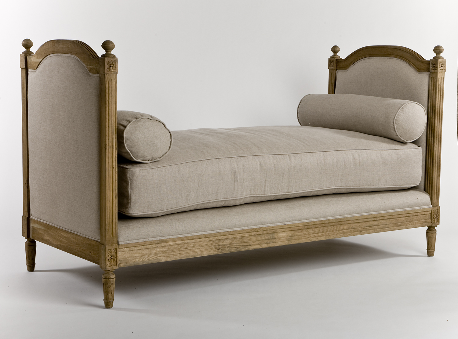 ANTOINETTE DAYBED