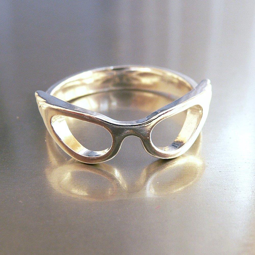 The Harbinger Co. Cat-Eye Glasses Ring